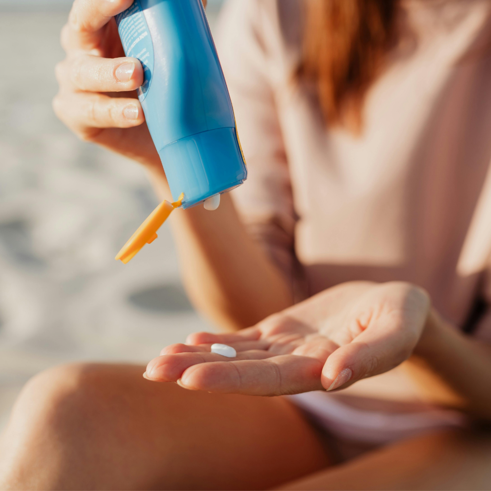 Zo verwijder je zonnebrandvlekken uit je favoriete kleding